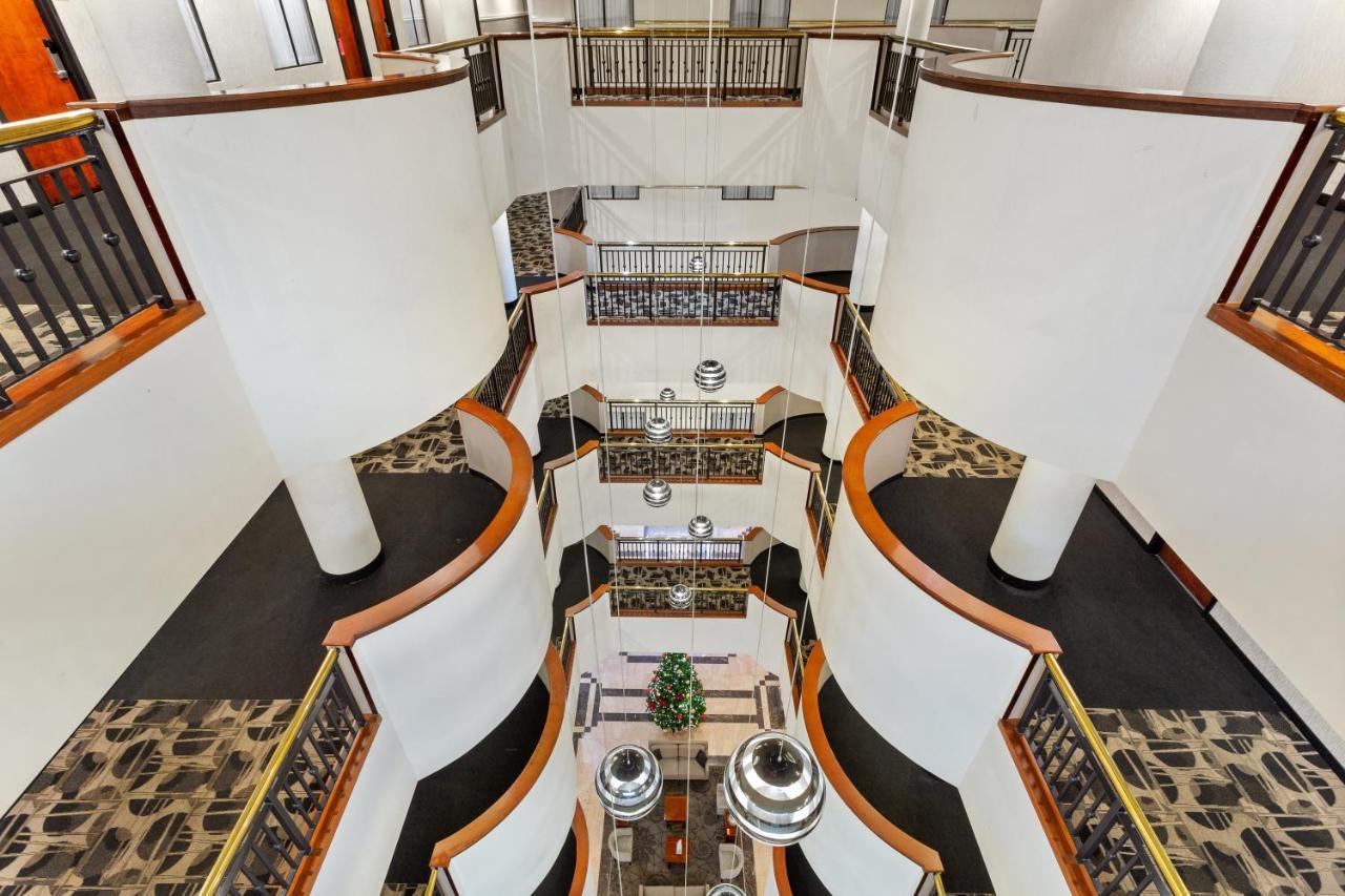 Hotel Wyndham Garden Baronne Plaza Nueva Orleans Exterior foto