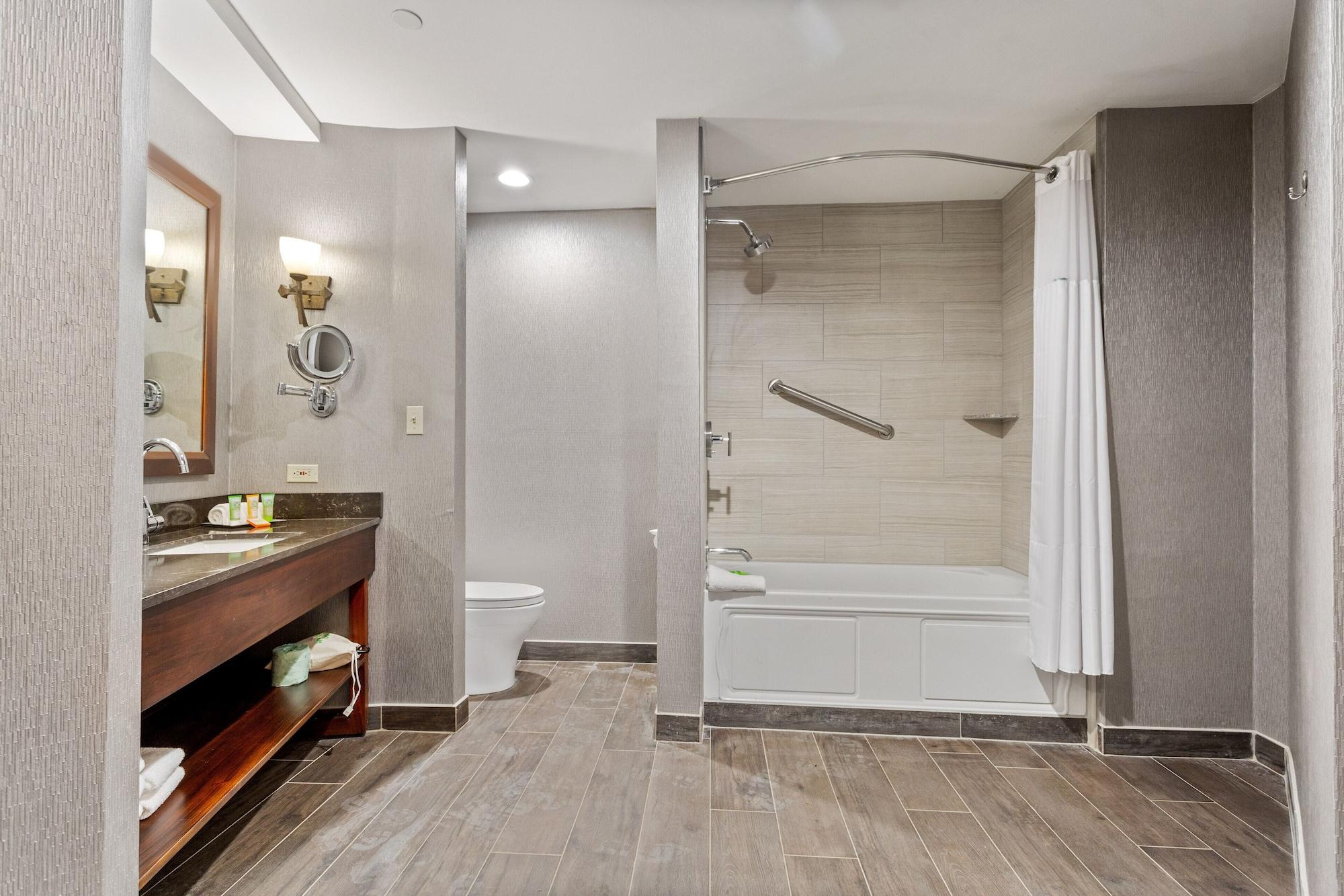 Hotel Wyndham Garden Baronne Plaza Nueva Orleans Exterior foto